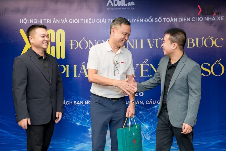 Mỗi Cái Bắt Tay Là Một Lời Hứa: XECA Luôn Đồng Hành Và Đứng Về Phía Nhà Xe Việt Nam